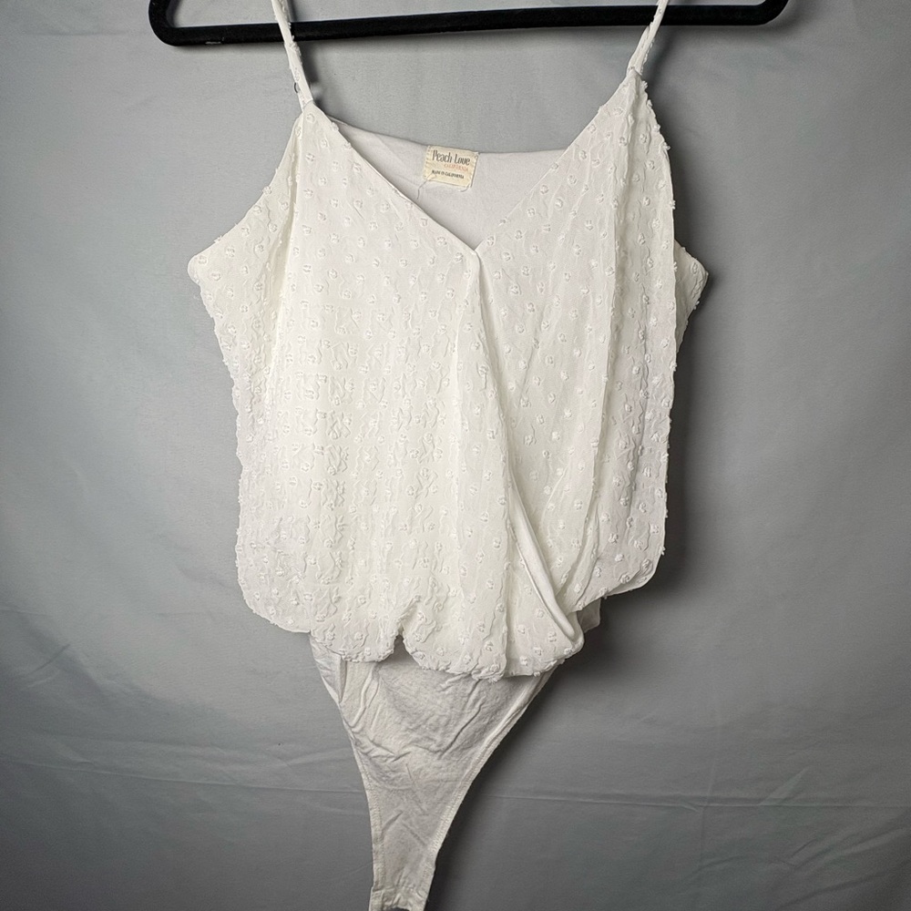 Peach Love California White Textured Bodysuit Women’s M